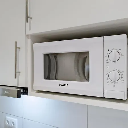 Lovely Fully Equipped Near Subway N3 Apartment