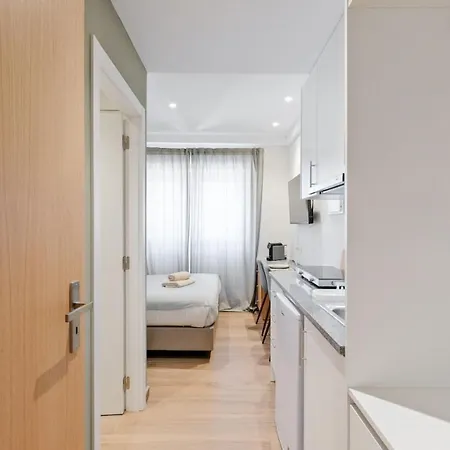 Lovely Fully Equipped Near Subway N3 * Lisbon