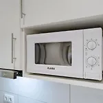 Lovely Fully Equipped Near Subway N3 Apartment