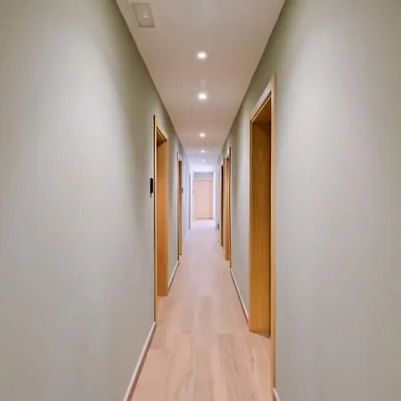 Lovely Fully Equipped Near Subway N3 Apartment