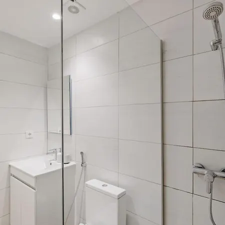 Lovely Fully Equipped Near Subway N3 Lisbon