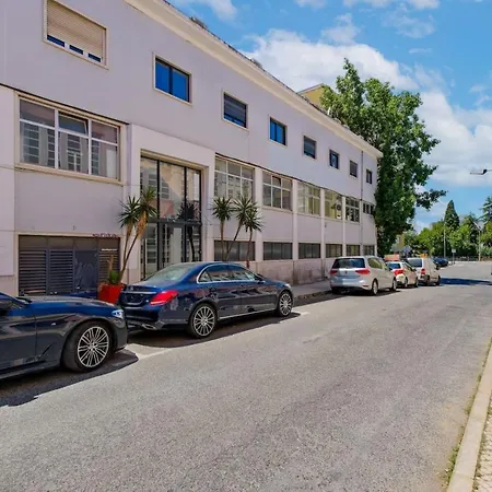 Lovely Fully Equipped Near Subway N3 Lejlighed