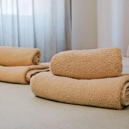 Lovely Fully Equipped Near Subway N3 Апартаменти *